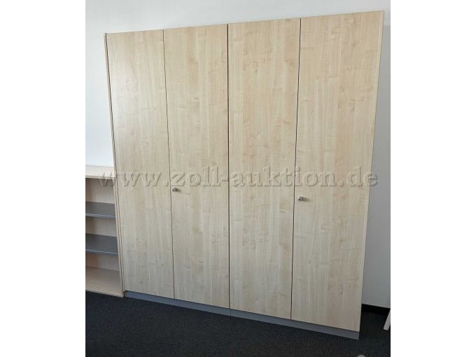 2 Flügeltürenschränke geschlossen