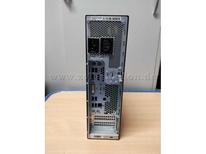 Esprimo D738 von hinten