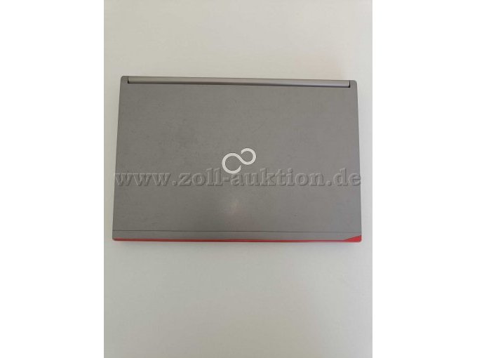 Notebook im zugeklapptem Zustand.