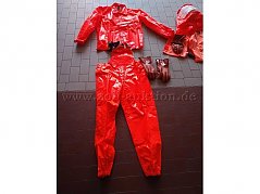 Jacke, Hose und Handschuhe