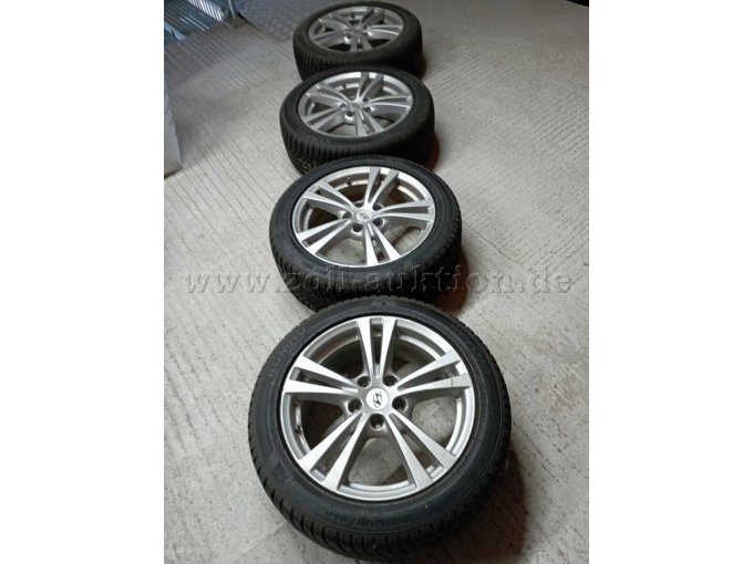 4 Kumho Winterreifen "Wintercraft WP51" incl. Alufelgen von Hyundai