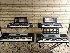 Alle vier Keyboards