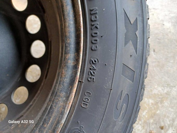 4 Kompletträder 205/60 R 16 96H (2 Maxxis Premita, 2 Laufen Fit) – foto 4 – kavel bij Zoll-Auktion, Westendorf