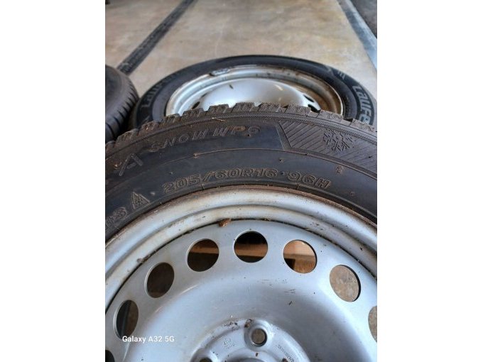 4 Kompletträder 205/60 R 16 96H (2 Maxxis Premita, 2 Laufen Fit) – foto 2 – kavel bij Zoll-Auktion, Westendorf