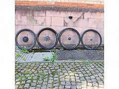 Ansicht vier Laufräder