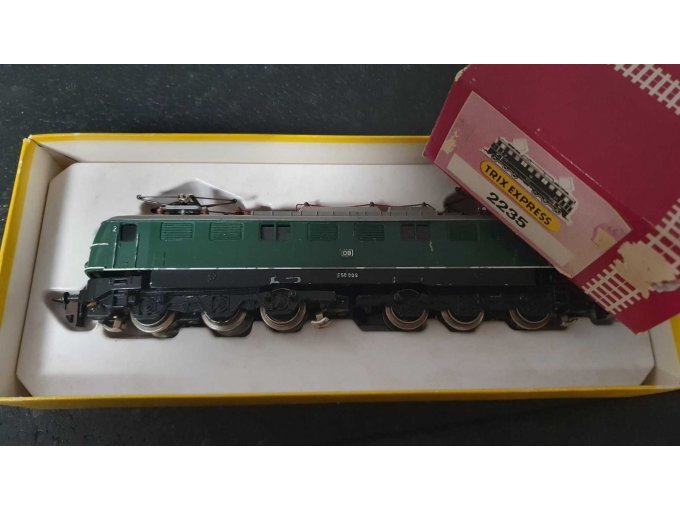 Modell 2235 mit Karton