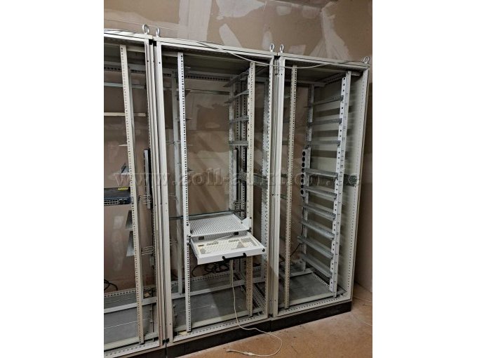 Netzwerkschrank 2/3 Netzwerkschrank 2/3
