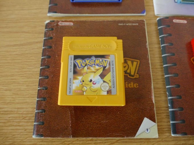 4 originele Pokémon GameBoy-spellen: Geel, Blauw, Rood, Crystal Edition, adapter, boekje – foto 2 – kavel bij Zoll-Auktion, Verden (Aller)