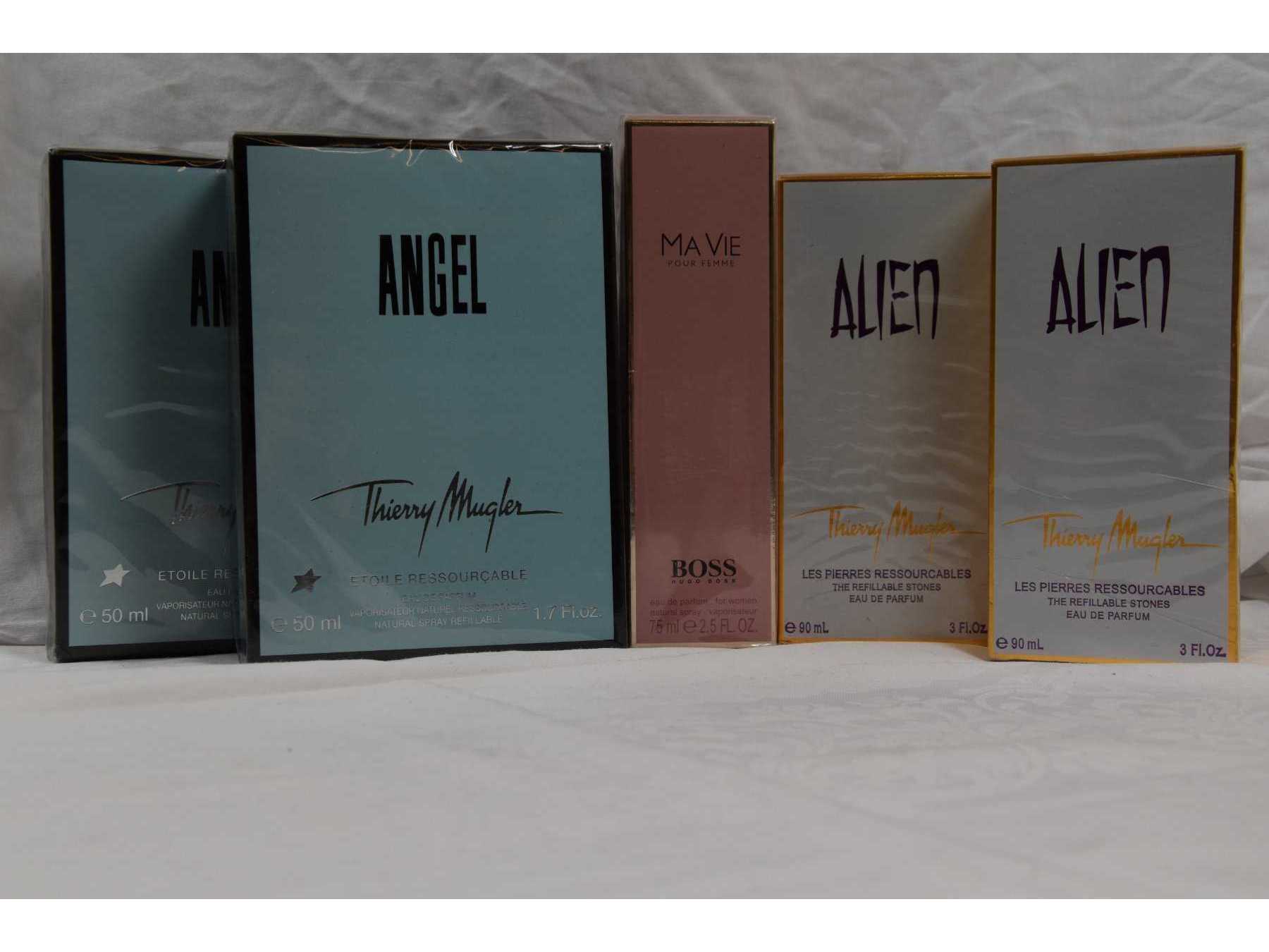4 Parfum „Thierry Mugler” und 1 Parfum “Hugo Boss”