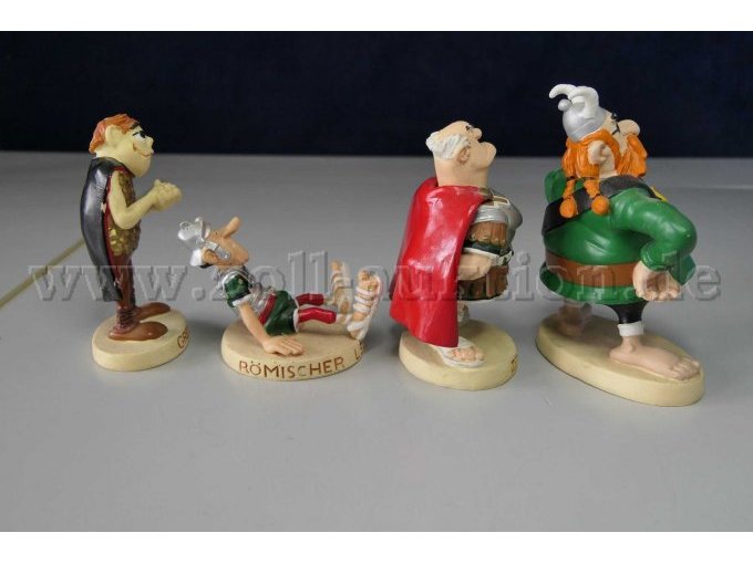 Plastoy Sammelfiguren "Asterix und seine Welt" Gesamtansicht von der rechten Seite
