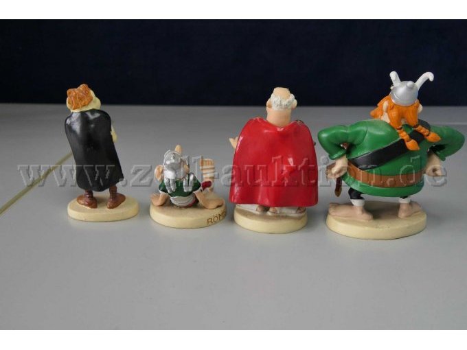 Plastoy Sammelfiguren "Asterix und seine Welt" Gesamtansicht von hinten