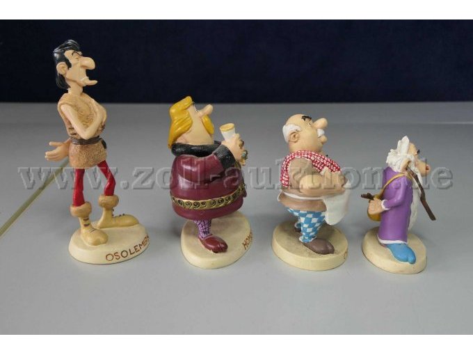 Plastoy Sammelfiguren "Asterix und seine Welt" Gesamtansicht von der rechten Seite