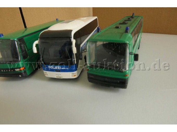 4 Polizei/Justiz Mannschaftstransport Busmodelle 1:87 – foto 9 – kavel bij Zoll-Auktion, Halle (Saale)