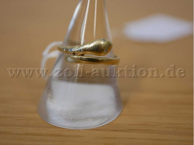 Ring 3, Frontansicht mit den kleinen Diamaten