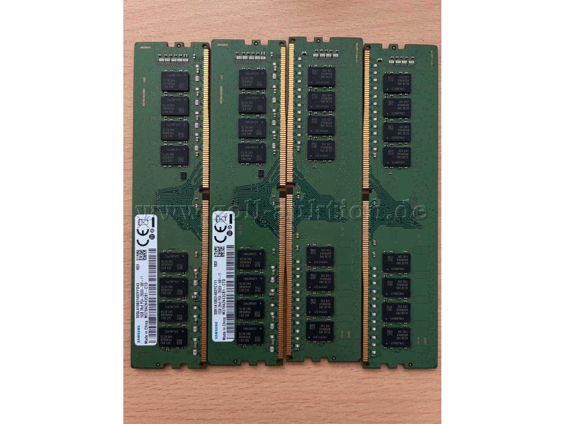4 RAM Module von vorne und hinten