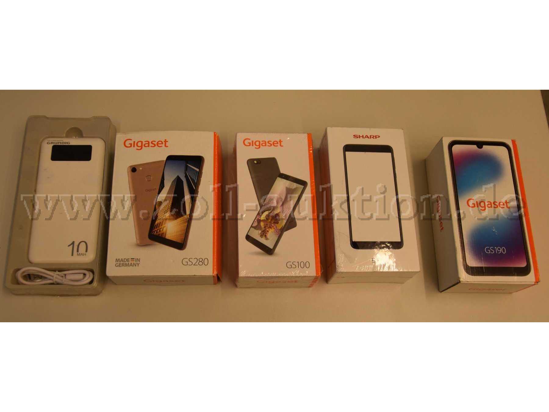 4 Smartphone „Gigaset“, 1 Smartphone „Sharp“ und 1 Powerbank “Grundig”