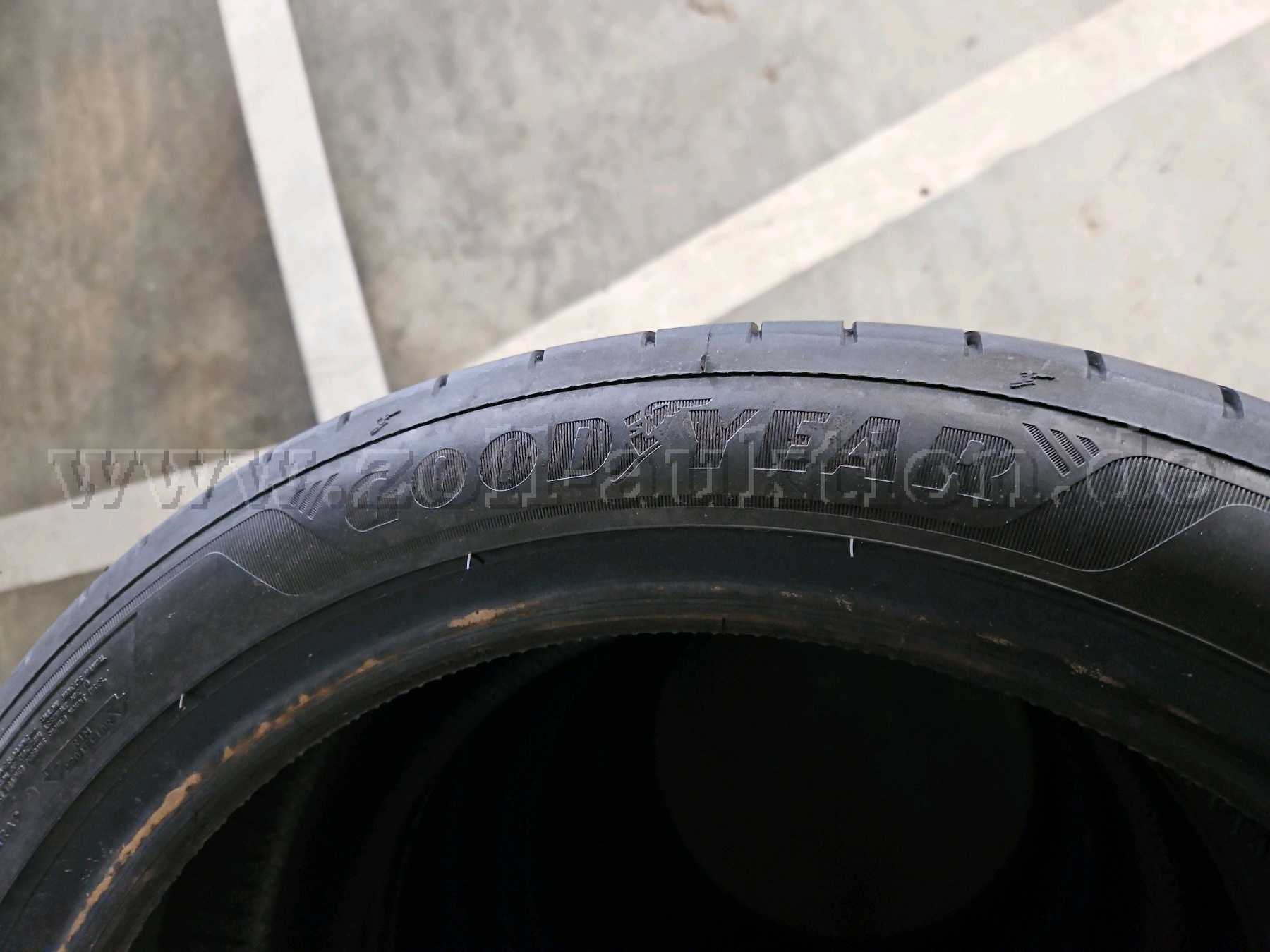 Spannende Reifen 24540 R18 Bilder