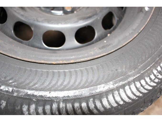 Leichter Rostantrag an Felgenrand