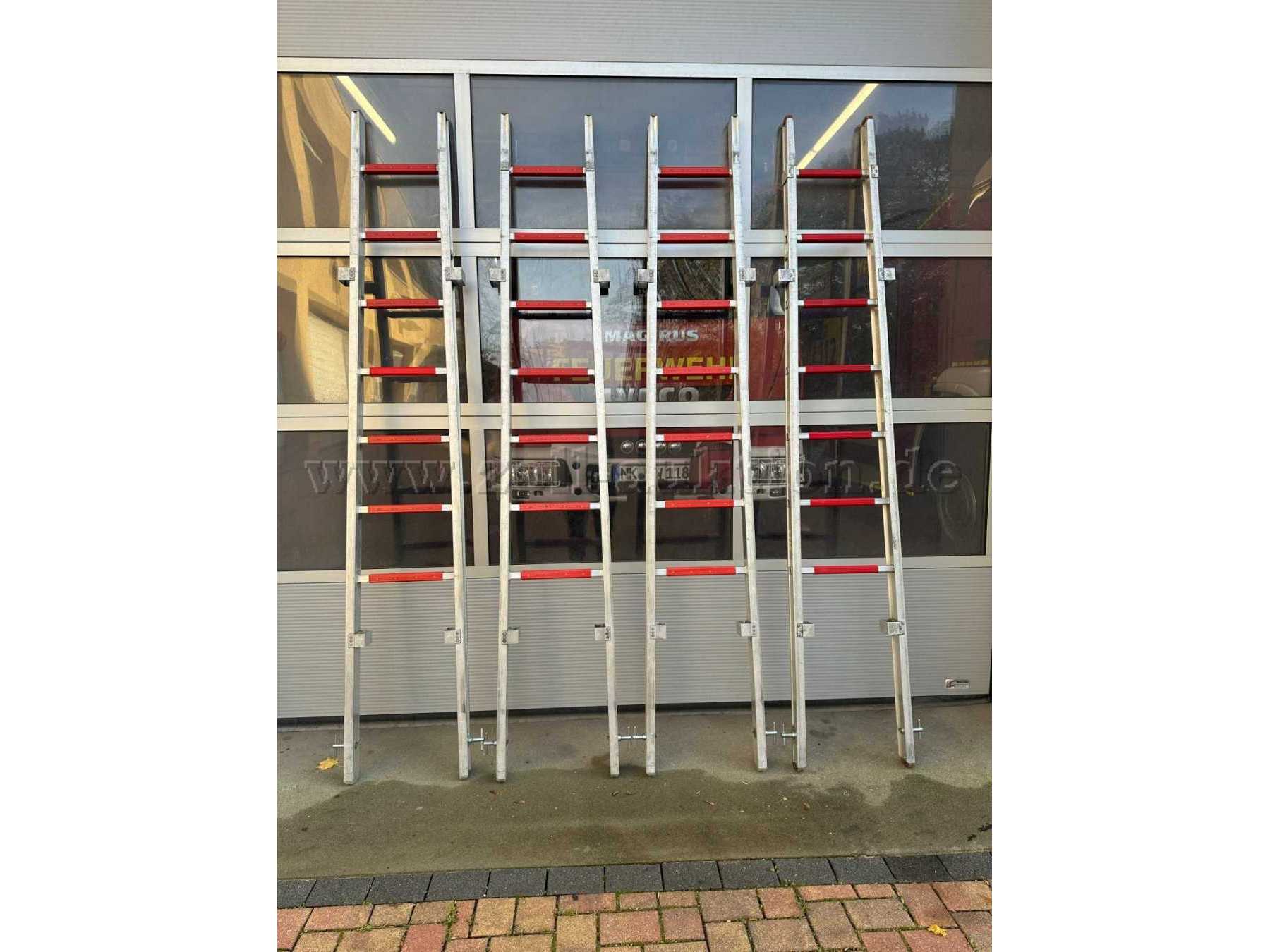 Steckleiter ganz