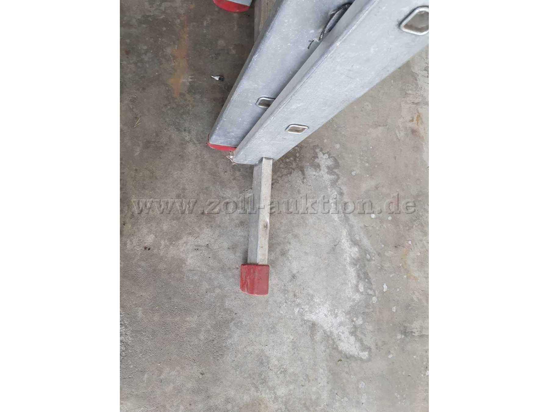 Leiter 2
Anlegeleiter 2 x 13-sprossig
Fuß