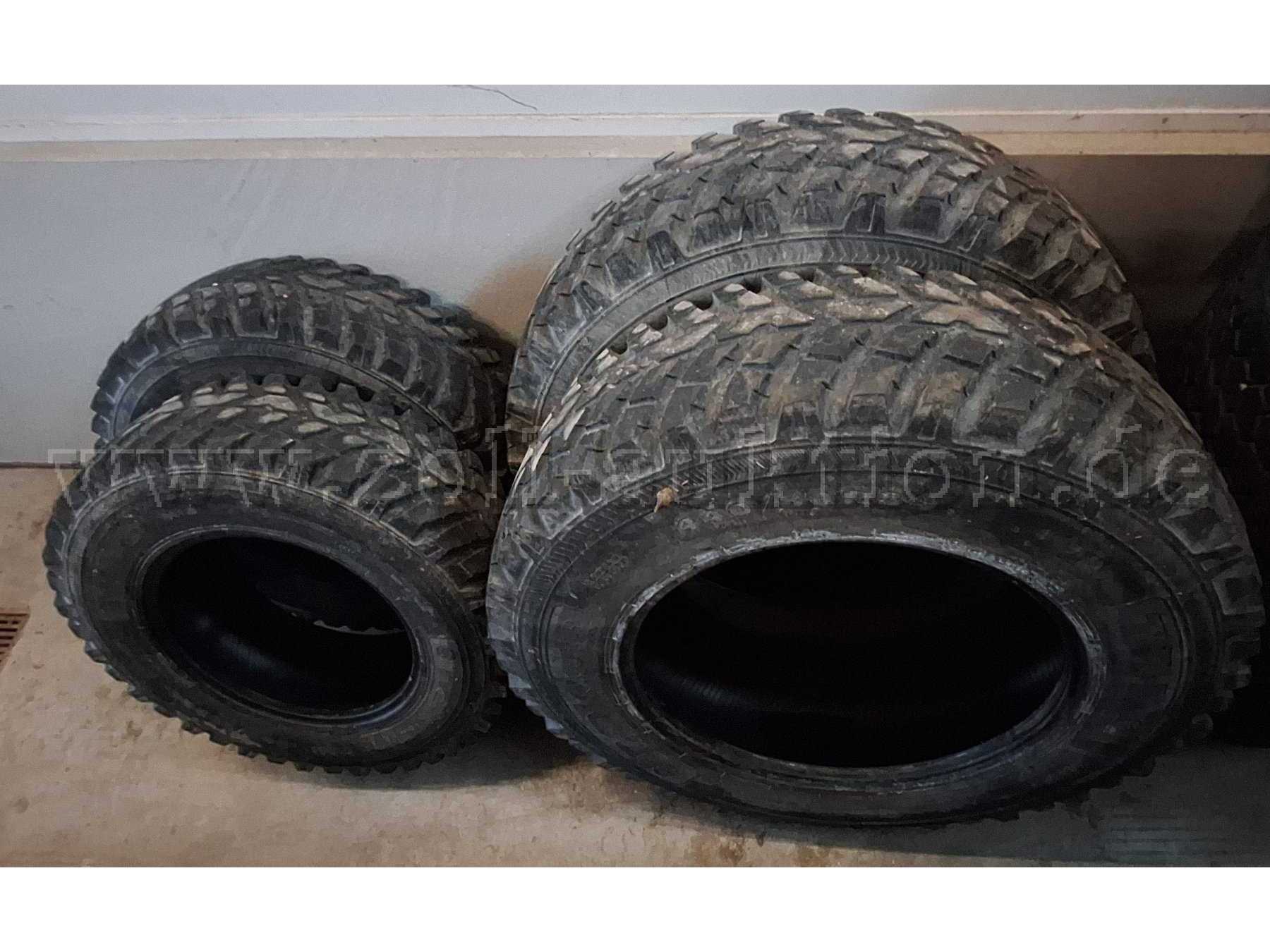 1 Satz Reifen für vorne und hinten