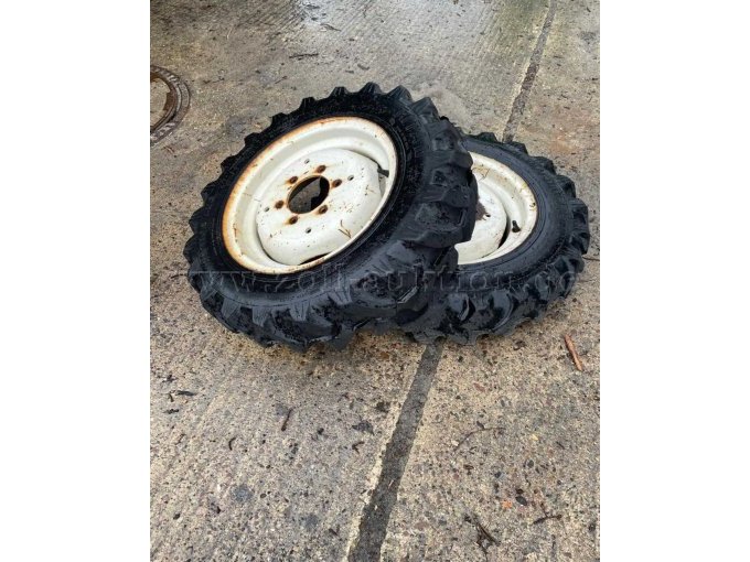 4 Treckerreifen - Firestone Größe 12.4 -24 und 7-16 – kavel bij Zoll-Auktion, Apen