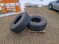 zwei Reifen Komplettansicht