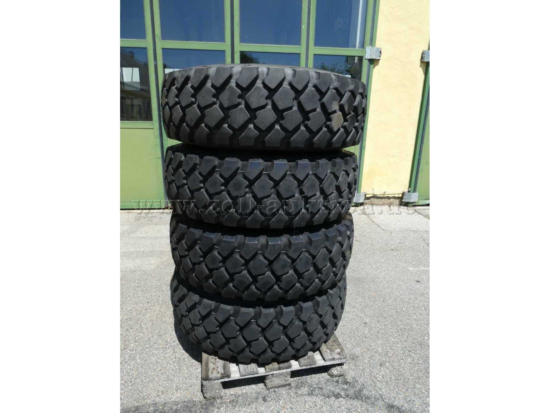 4 Unimog - Räder Michelin XZL 365 / 85 R20, Gesamtansicht