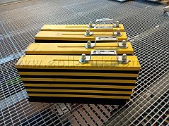 4 Unterbauschiebeblöcke des Herstellers Weber Hydraulik