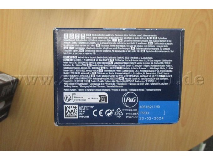 Beschreibung zu Unterseite von wiederaufladbare elektronische Zahnbürste Vitality Pro Protect X Clear von Oral-B