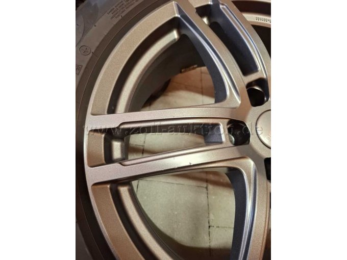 4 Pirelli-winterbanden op aluminium velgen, subtiel – foto 4 – kavel bij Zoll-Auktion, Vilsbiburg