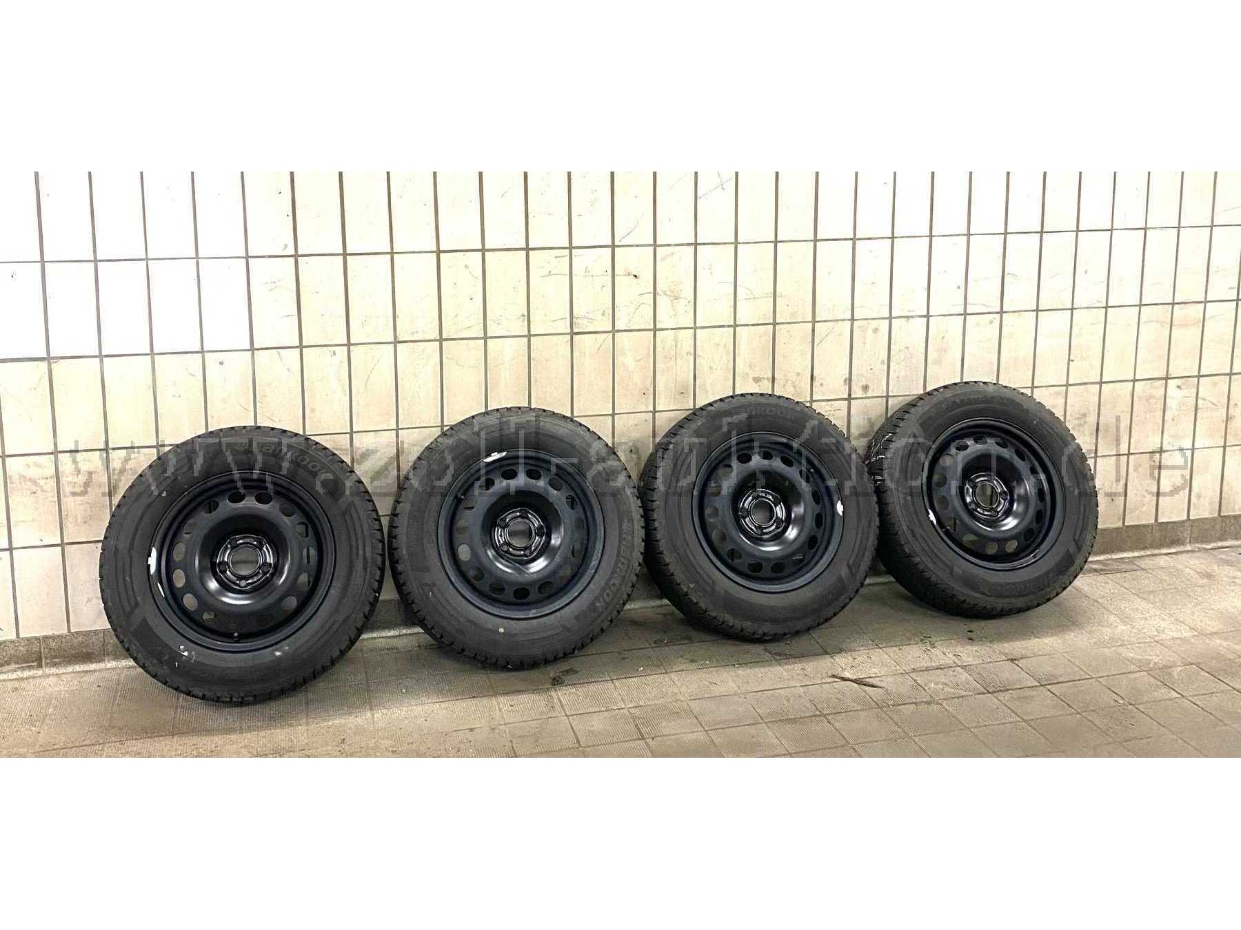 Vier Reifen Marke Hankook