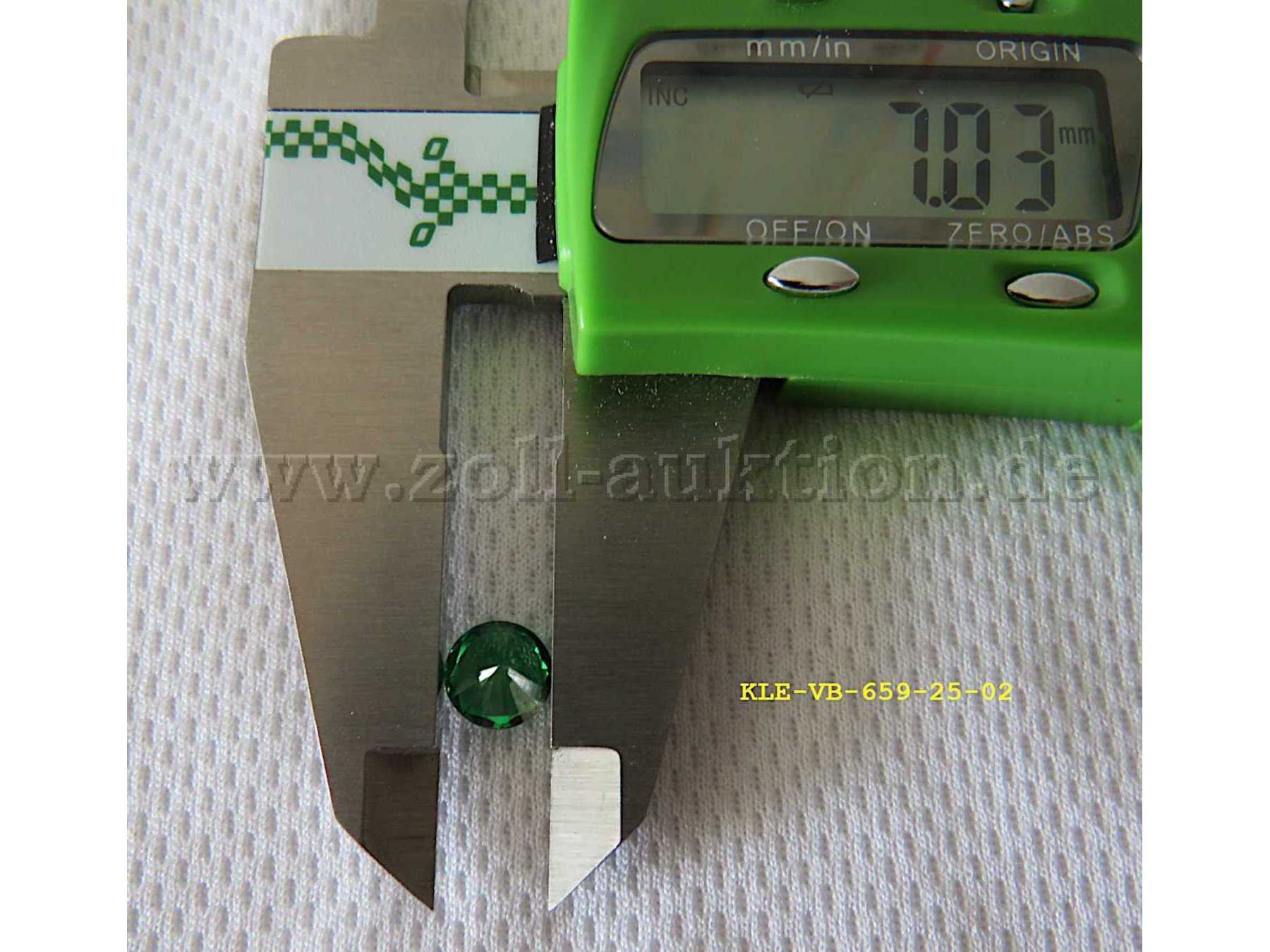 Durchmesser  synthetischer Edelstein Nr. 3 grün