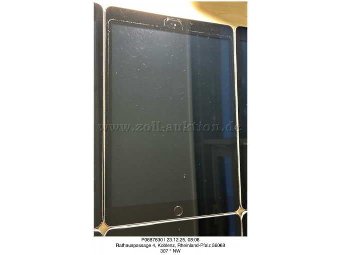 Vorderseite ein A2198 mit kleinen Kratzern