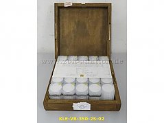 500 Silbermünzen in einer Holzkiste