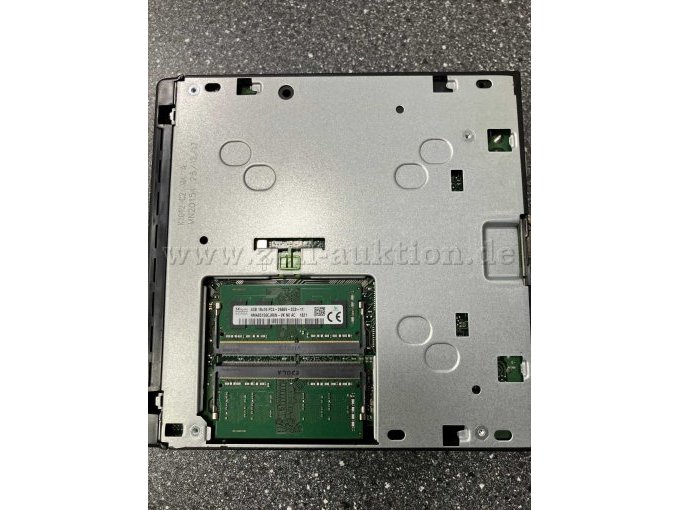 PC-System von unten mit offenem Gehäuse