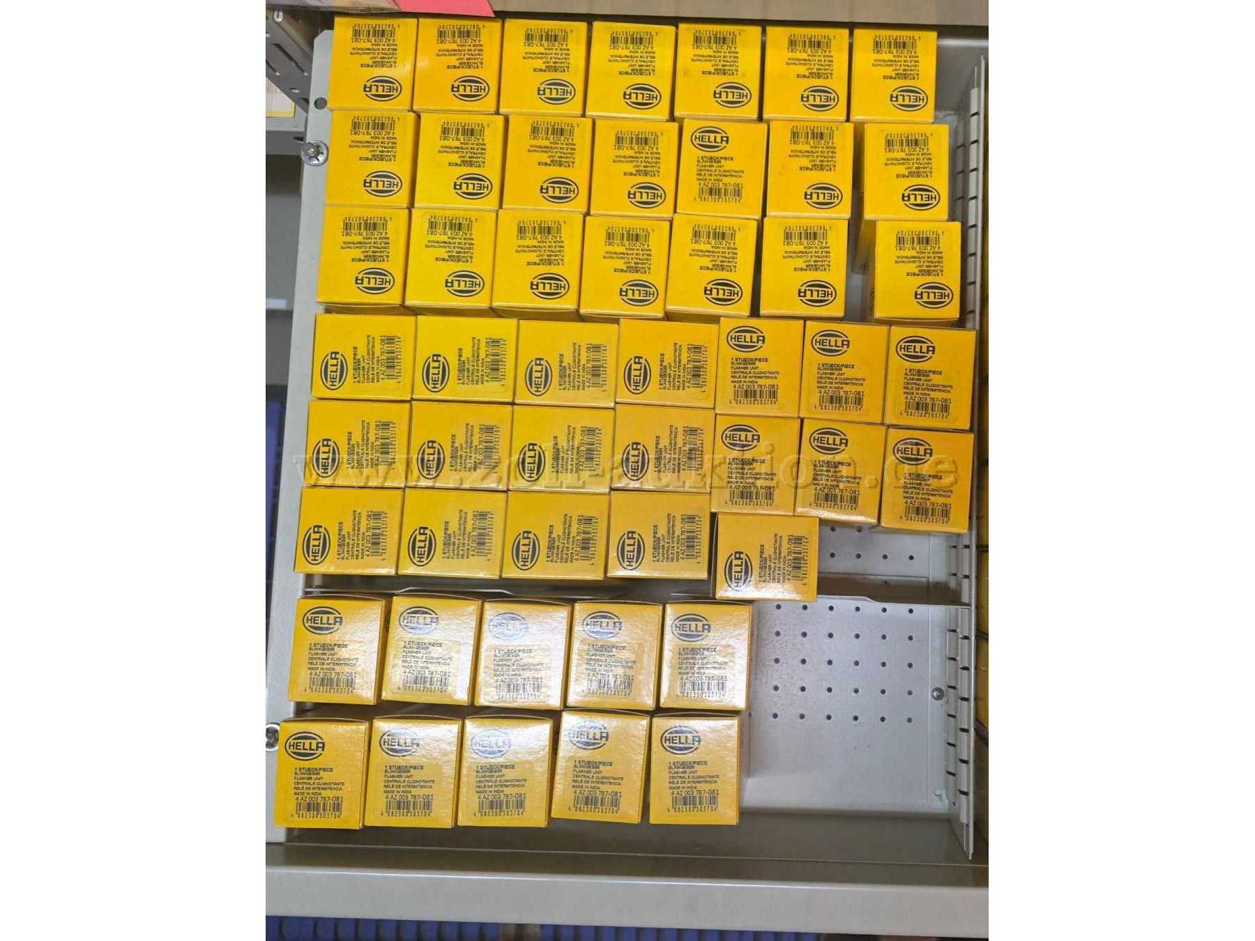Gesamtansicht aller Hella 12V Blinkgeber