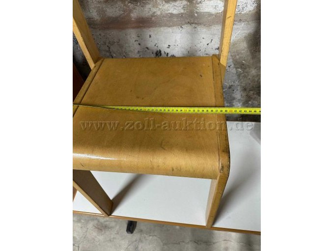 Sitzfläche mit Breitenmaß