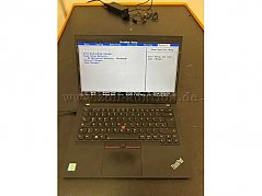 Geöffnetes eingeschaltetes Notebook