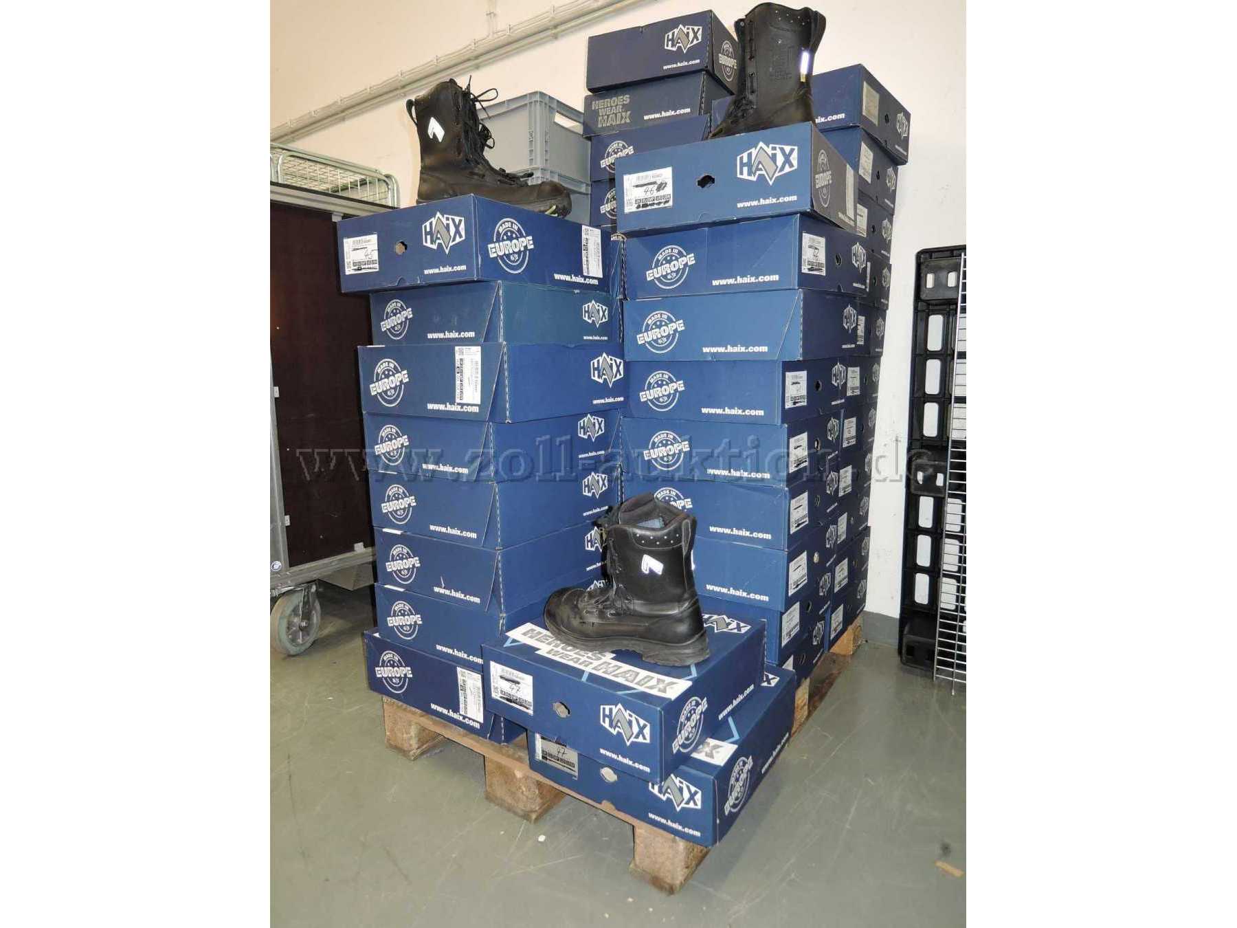 Haix Stiefel Stapel