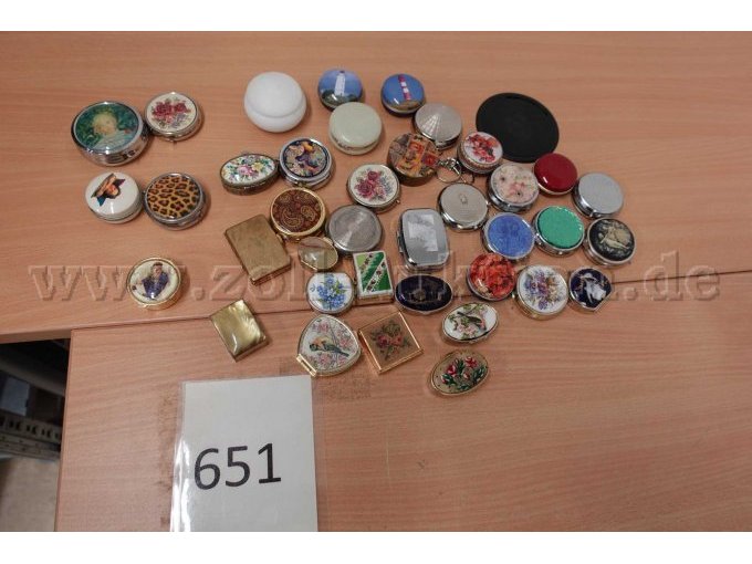 53 teilig, gebrauchte Pillendösch und Fächer verschiedener Marken – foto 3 – kavel bij Zoll-Auktion, Hamburg