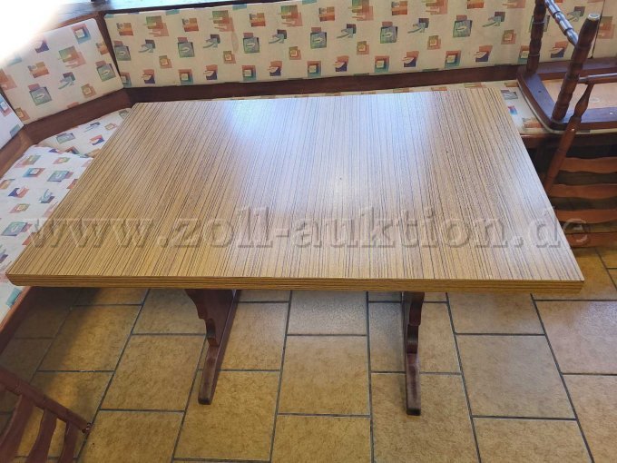 Tisch
1,20 m x 0,80 m x 0,75 m