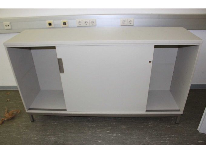 Schrank 5 - Türen geöffnet