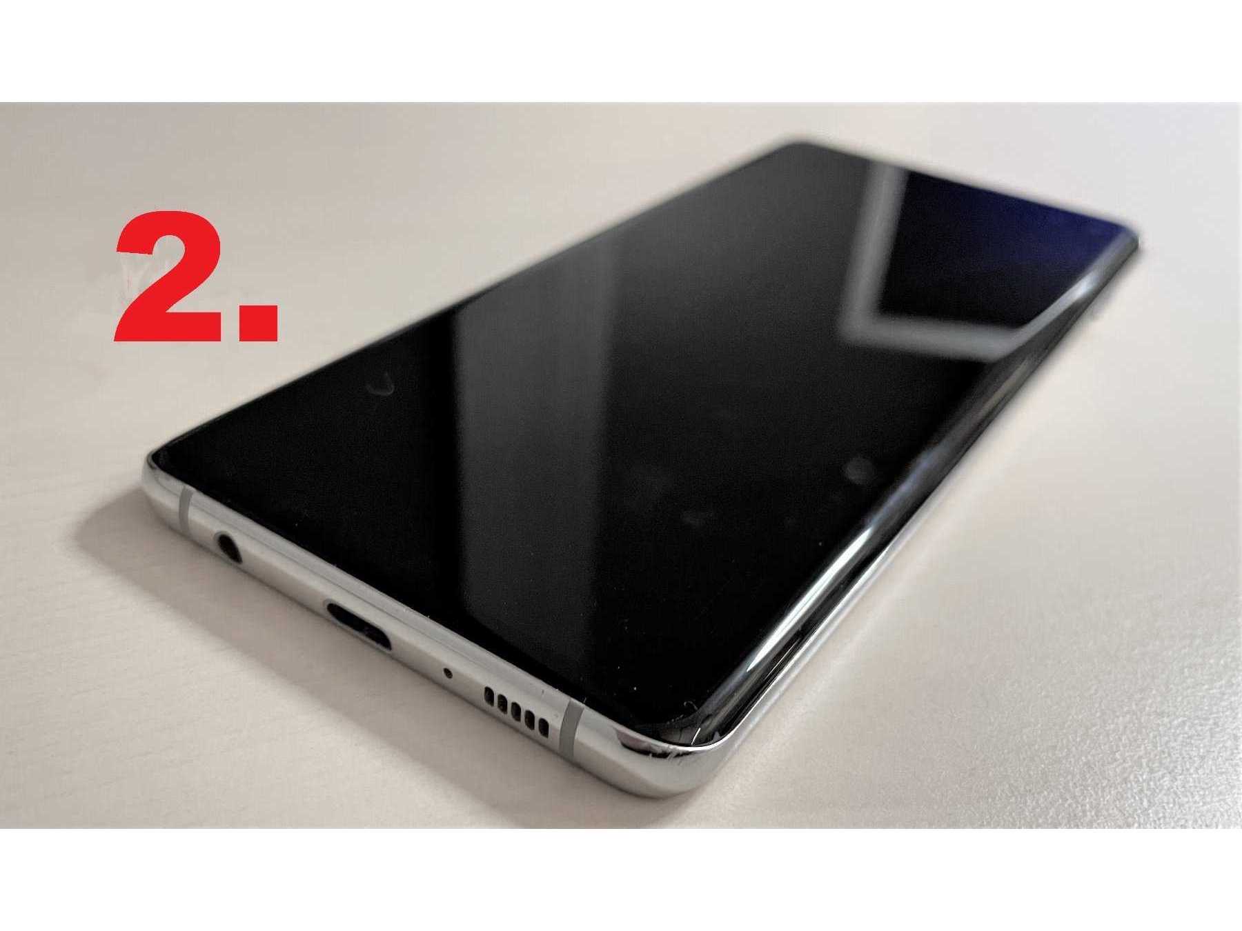 2. Samsung Galaxy S10 Plus Dual, Display