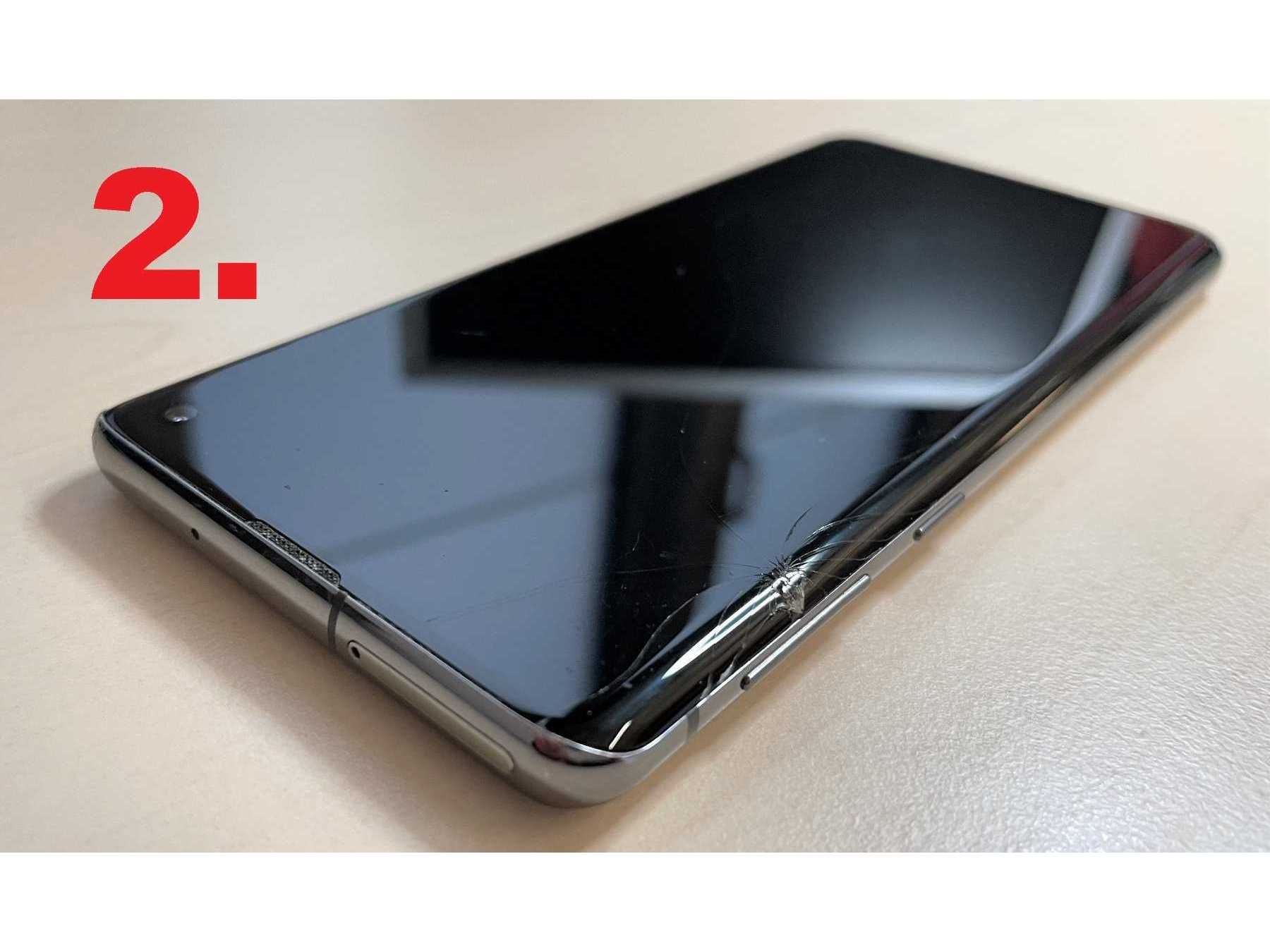 2. Samsung Galaxy S10 Dual, Display