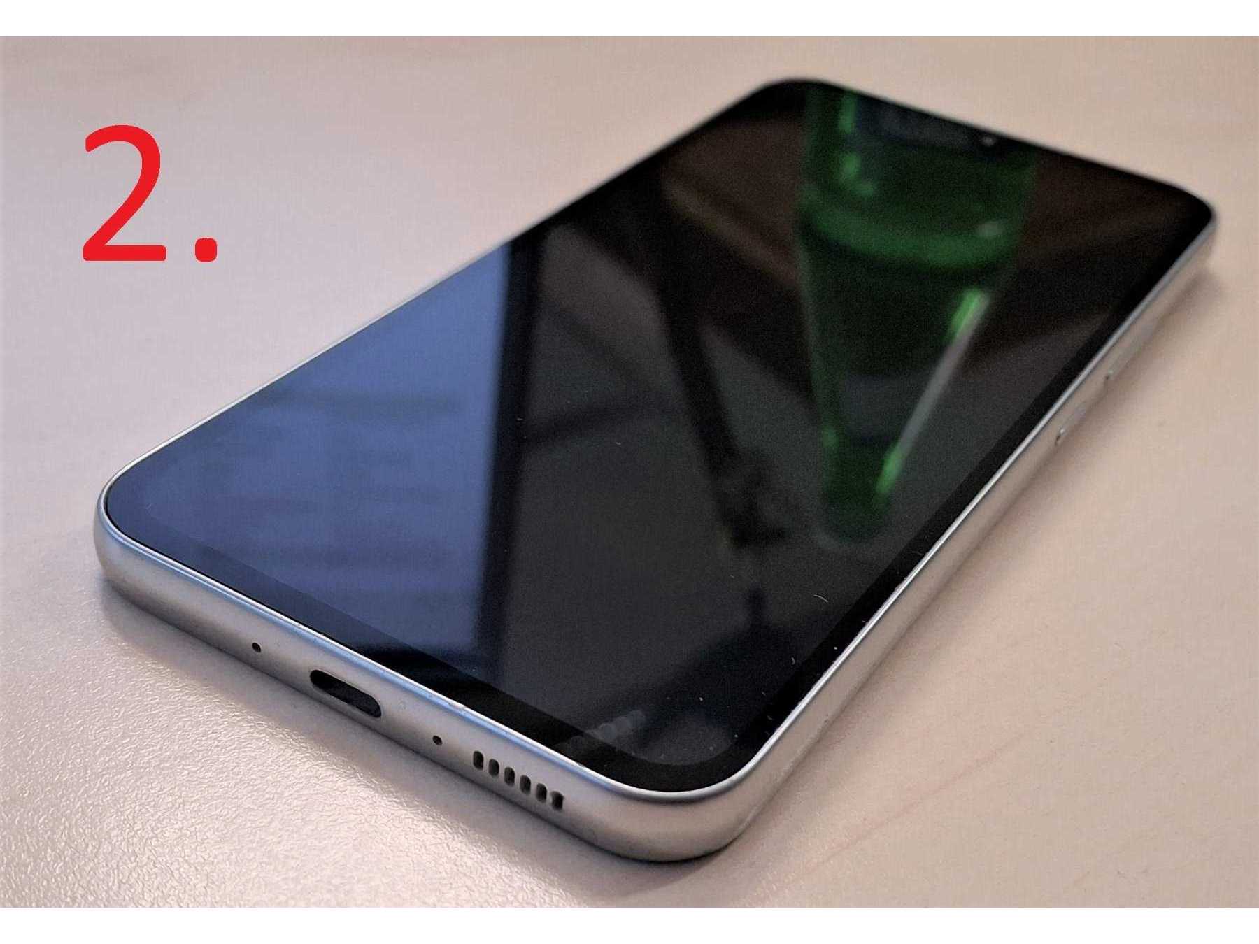 2. Samsung Galaxy A34, Display