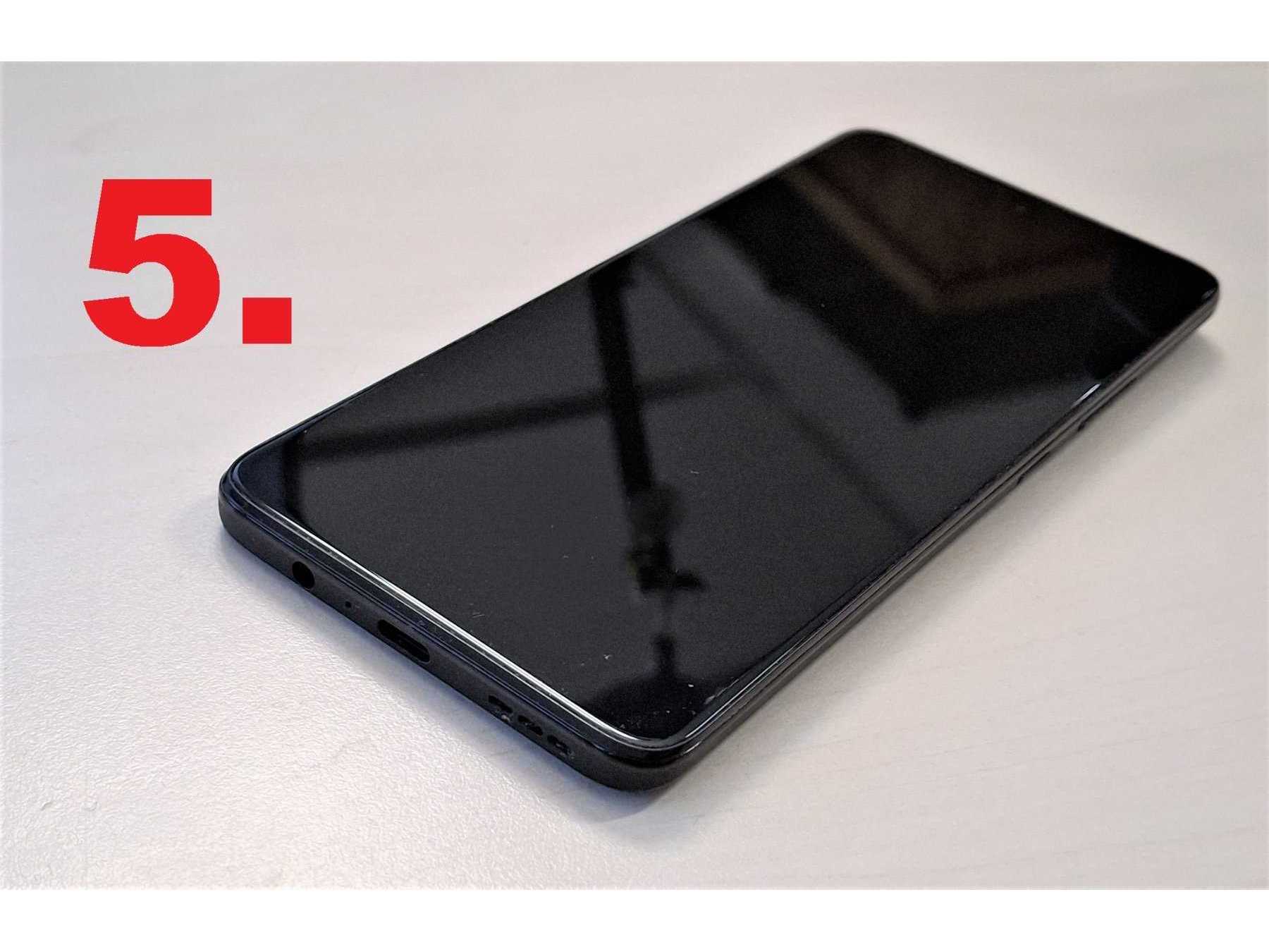 5. Motorola G72, Display