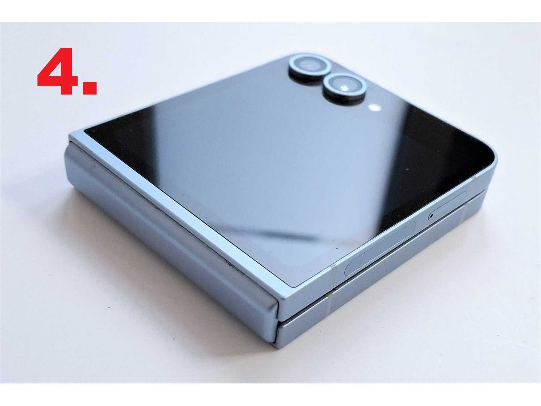 4. Samsung Galaxy Z Flip 6, geschlossen mit Kamera