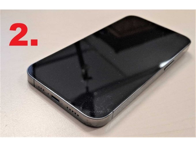 2. iPhone 13 Pro, A2638, Display