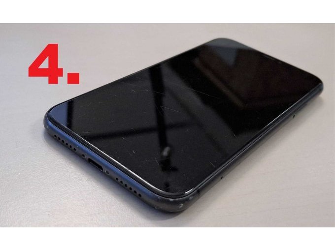 4. iPhone 11, A2221, 128GB, Display